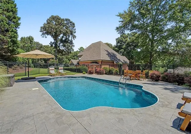 Photo 2 of Sale Pending at 490 Waterford Dr, Cartersville, GA 30120 | MLS# 7825058 | Listing updated on 2026-09-07