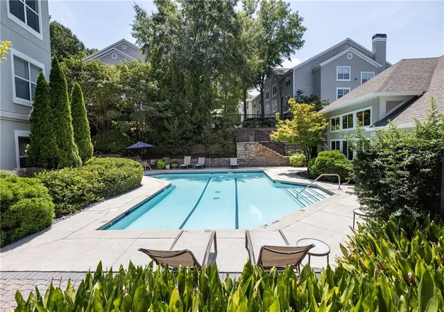 Listing Photo 2 - Condo for sale in building located at 4250 River Grn Dr NW, Atlanta, GA 30327 - Unit #408