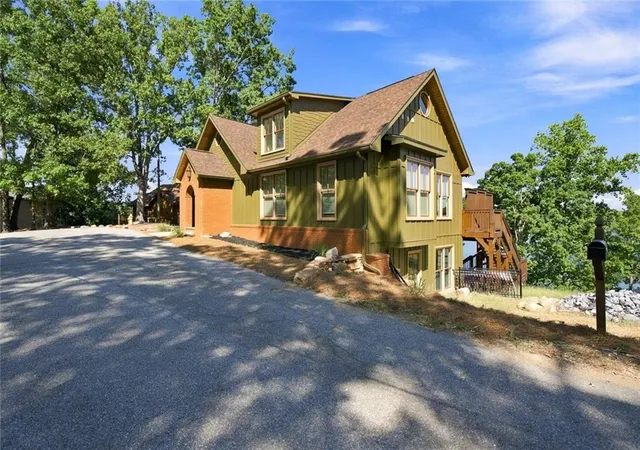 Photo 4 of Single family home for sale at 7556 Island Mill Rd Se, Acworth, GA 30102 | MLS# 7827330 | Listing updated on 2026-10-11