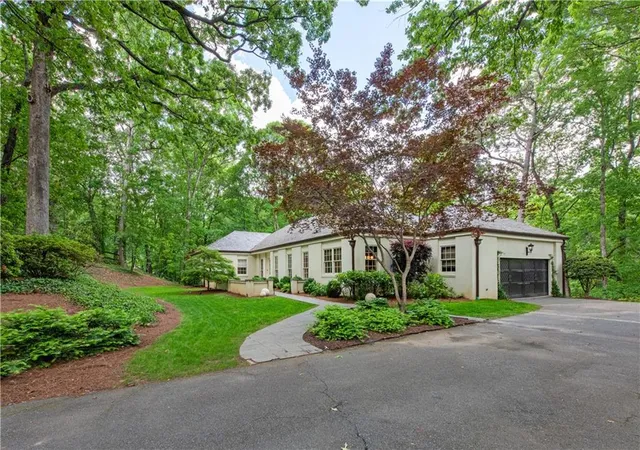 Photo 40 of Sale Pending at 4189 Harrogate Dr Nw, Atlanta, GA 30327 | MLS# 7826459 | Listing updated on 2026-09-01