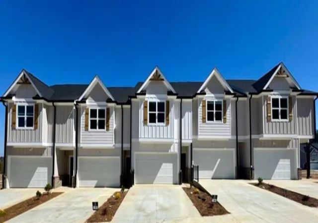 Photo 3 of Townhouse for sale at 6362 Pine Ridge, Lula, GA 30554 | MLS# 7803747 | Listing updated on 2026-08-26