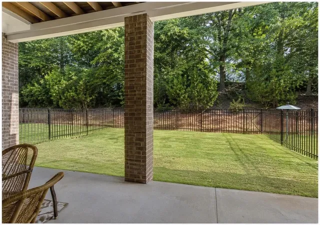 Photo 3 of Sale Pending at 1040 Harper Dr, Roswell, GA 30076 | MLS# 7773120 | Listing updated on 2026-09-04