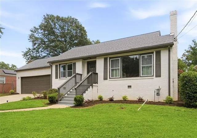 Photo 1 of Sale Pending at 1179 Sw Fountain Dr, Atlanta, GA 30314 | MLS# 7813464 | Listing updated on 2026-08-31