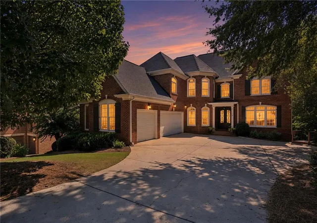 Photo 2 of Single family home for sale at 2005 Granbury Ct, Cumming, GA 30041 | MLS# 7817074 | Listing updated on 2026-09-18
