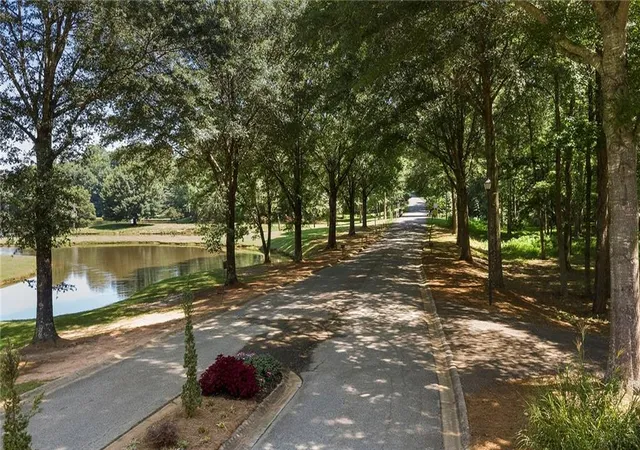 3rd image of 405 Island Cove Dr, Newnan, GA 30263 | MLS# 7809553