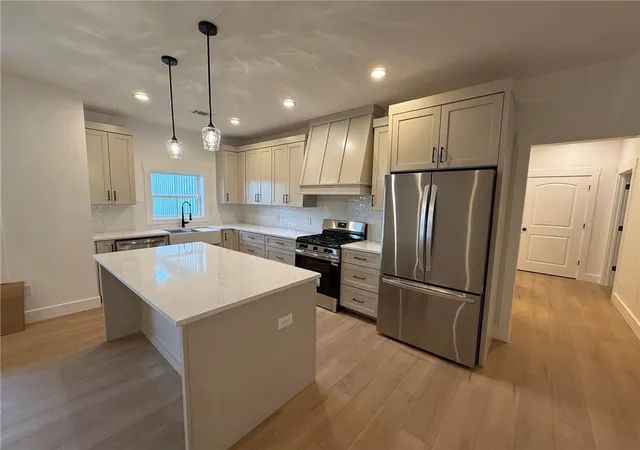Photo 3 of Single family home for sale at 189 Oakland Dr, Calhoun, GA 30701 | MLS# 7827411 | Listing updated on 2026-09-29