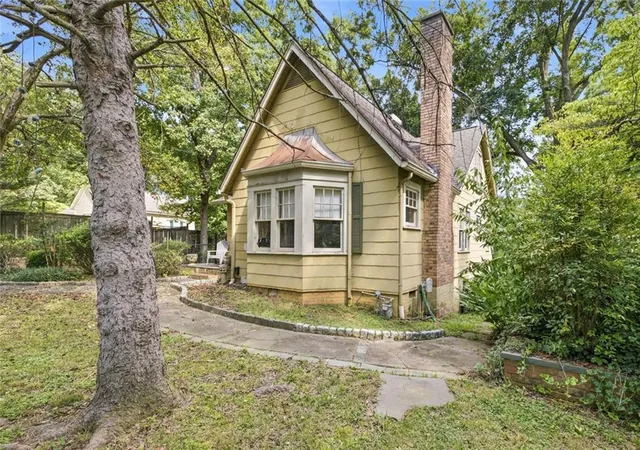 3rd image of 1215 Morningside Dr, Gainesville, GA 30501 | MLS# 7827634
