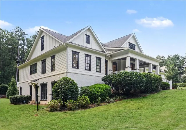 Photo 2 of Single family home for sale at 365 Saint Marys Ln Nw, Marietta, GA 30064 | MLS# 7820934 | Listing updated on 2026-08-27