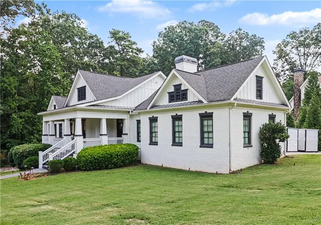 Photo 3 of Single family home for sale at 365 Saint Marys Ln Nw, Marietta, GA 30064 | MLS# 7820934 | Listing updated on 2026-08-27