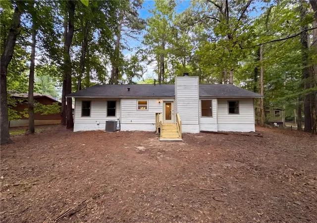 Photo 4 of Sale Pending at 670 Marsh Ct, Jonesboro, GA 30238 | MLS# 7826793 | Listing updated on 2026-09-21