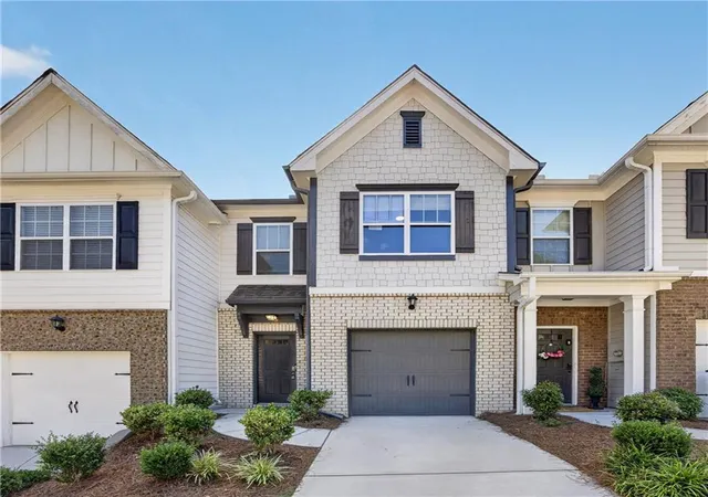 1st image of 124 Chastain Wy, Newnan, GA 30263 | MLS# 7827484