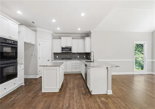 Photo 2 of Single family home for sale at 106 Lumpkin Wy, Canton, GA 30115 | MLS# 7826812 | Listing updated on 2026-09-08
