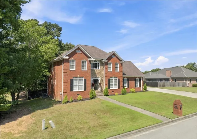 Photo 2 of Single family home for sale at 22 Stonebrook Dr Sw, Rome, GA 30165 | MLS# 7827990 | Listing updated on 2026-08-27