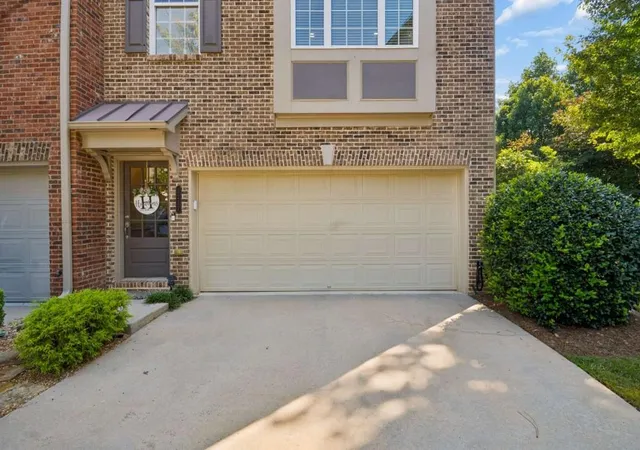 Photo 3 of Sale Pending at 3237 Greenwood Oak Dr, Peachtree Corners, GA 30092 | MLS# 7825580 | Listing updated on 2026-09-16