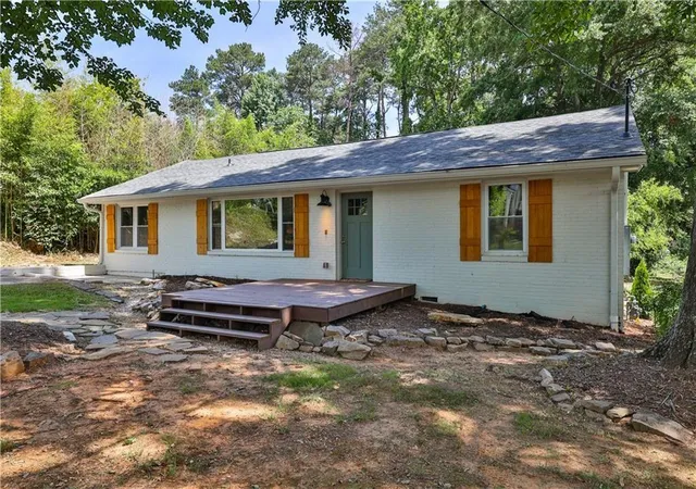 Photo 2 of Single family home for sale at 1976 Dering Cir Ne, Atlanta, GA 30345 | MLS# 7827286 | Listing updated on 2026-08-27