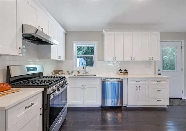 Photo 4 of Single family home for sale at 1976 Dering Cir Ne, Atlanta, GA 30345 | MLS# 7827286 | Listing updated on 2026-08-27