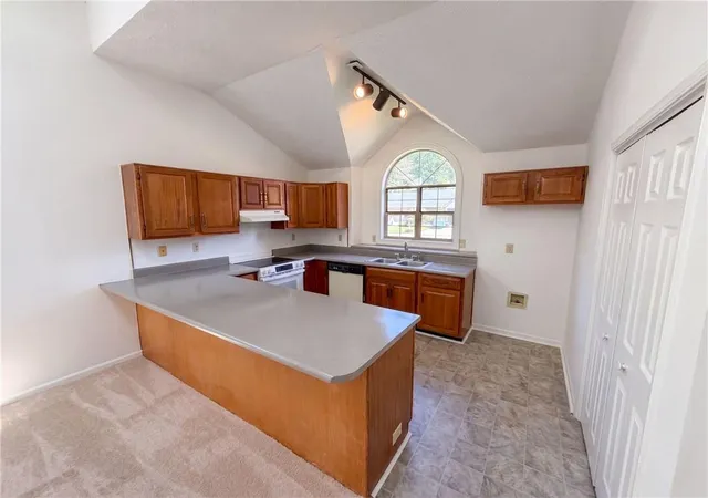 Photo 2 of Sale Pending at 17 Dover Trl, Peachtree City, GA 30269 | MLS# 7827176 | Listing updated on 2026-09-12