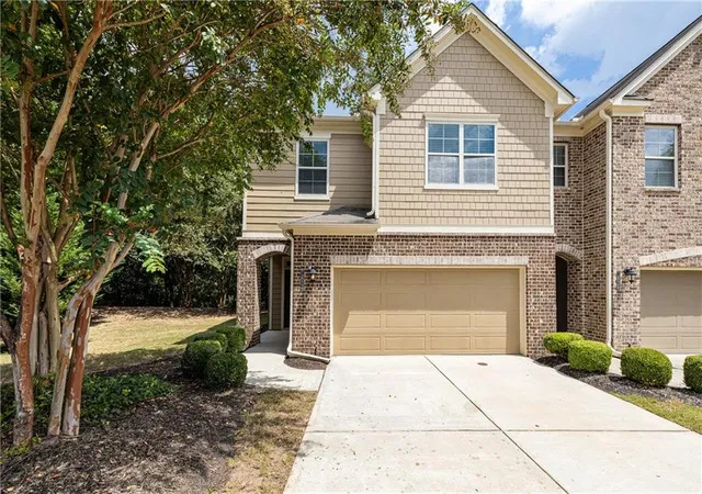 Townhouse for sale at 1624 Lenox Overlook Rd Ne, Atlanta, GA 30329 | MLS# 7827725