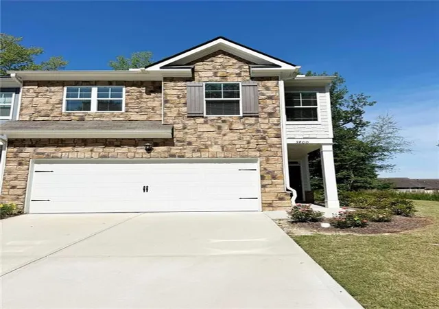 Townhouse for sale at 3400 Greyton Dr, Buford, GA 30519 | MLS# 7827390