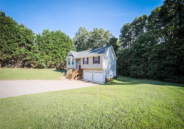 3rd image of 401 Winding Valley Dr, Rockmart, GA 30153 | MLS# 7825862