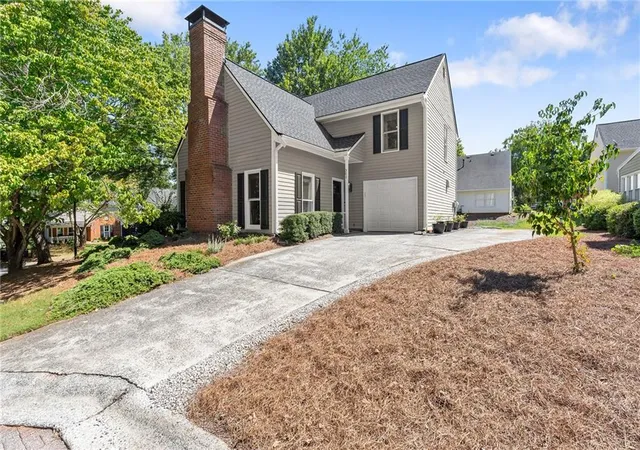 Photo 1 of Single family home for sale at 301 Roswell Green Ln, Roswell, GA 30075 | MLS# 7827180 | Listing updated on 2026-09-13