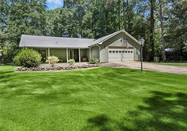 Photo 1 of Sale Pending at 140 Hickory Dr, Stockbridge, GA 30281 | MLS# 7827338 | Listing updated on 2026-10-06