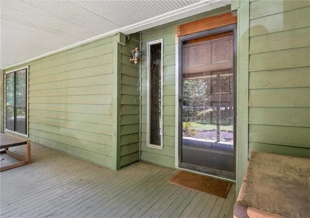 Photo 3 of Sale Pending at 140 Hickory Dr, Stockbridge, GA 30281 | MLS# 7827338 | Listing updated on 2026-10-06