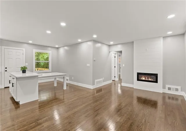 Photo 3 of Sale Pending at 2253 Bonnybrook Wy Sw, Atlanta, GA 30311 | MLS# 7826897 | Listing updated on 2026-09-02