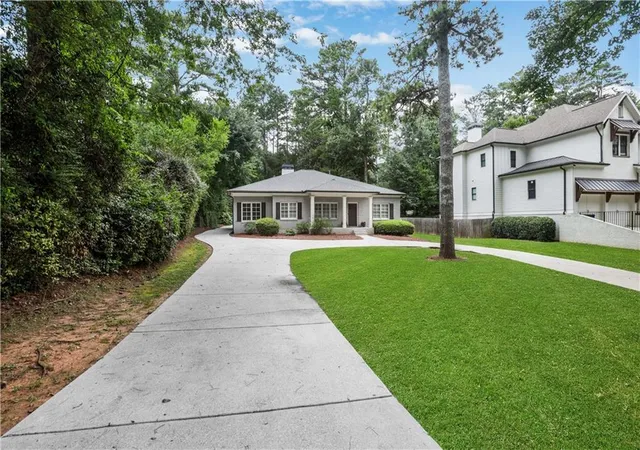Photo 3 of Sale Pending at 3252 Lavista Rd, Decatur, GA 30033 | MLS# 7811112 | Listing updated on 2026-09-12