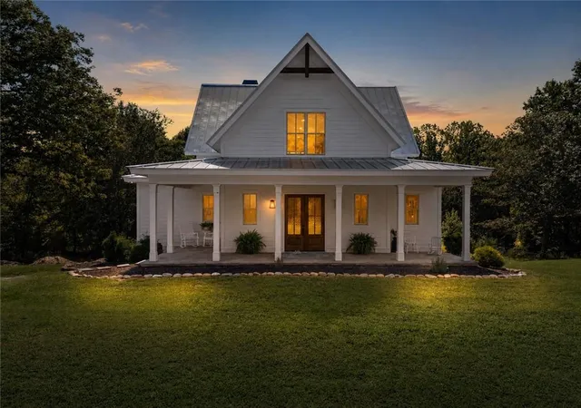 Photo 2 of Single family home for sale at 3567 Duckett Mill Rd, Gainesville, GA 30506 | MLS# 7828058 | Listing updated on 2026-08-31