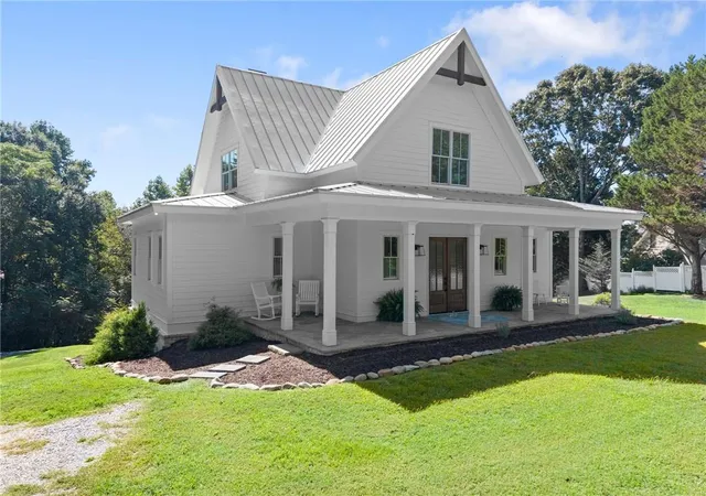 Photo 3 of Single family home for sale at 3567 Duckett Mill Rd, Gainesville, GA 30506 | MLS# 7828058 | Listing updated on 2026-08-31