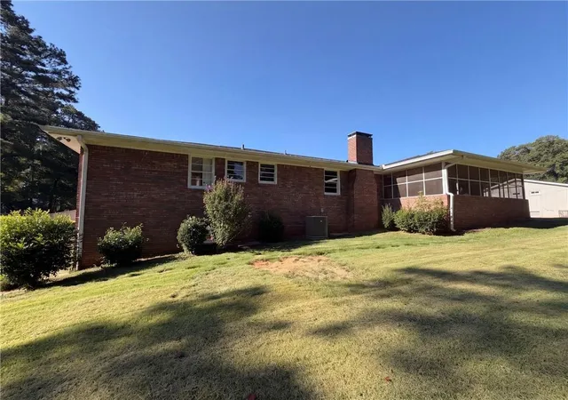 Photo 4 of Sale Pending at 3091 Beechwood Dr, Lithia Springs, GA 30122 | MLS# 7827714 | Listing updated on 2026-09-08