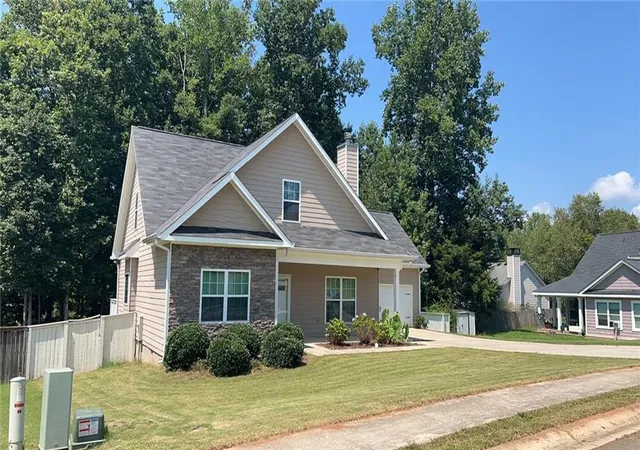 Photo 2 of Sale Pending at 3092 Grandview Ln, Commerce, GA 30529 | MLS# 7825969 | Listing updated on 2026-09-21