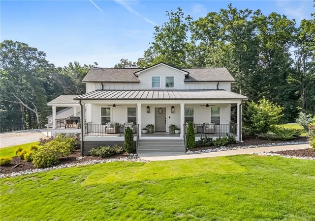 Photo 2 of Single family home for sale at 305 -A Rolling Acres Ct, Jefferson, GA 30549 | MLS# 7827104 | Listing updated on 2026-08-26