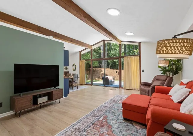 Photo 4 of Sale Pending at 3175 Hunterdon Ct, Marietta, GA 30067 | MLS# 7828256 | Listing updated on 2026-09-06