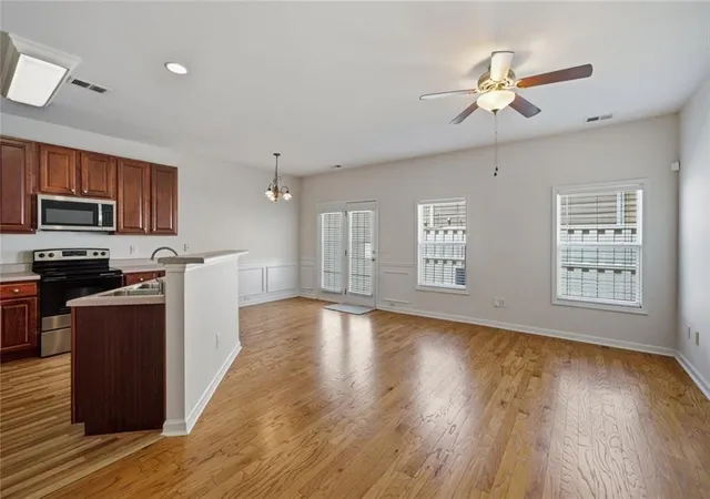 Photo 3 of Sale Pending at 1707 Oakbrook Ln Nw, Kennesaw, GA 30152 | MLS# 7824644 | Listing updated on 2026-09-11