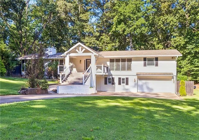 50th image of 530 E Lake Dr, Gainesville, GA 30506 | MLS# 7824034
