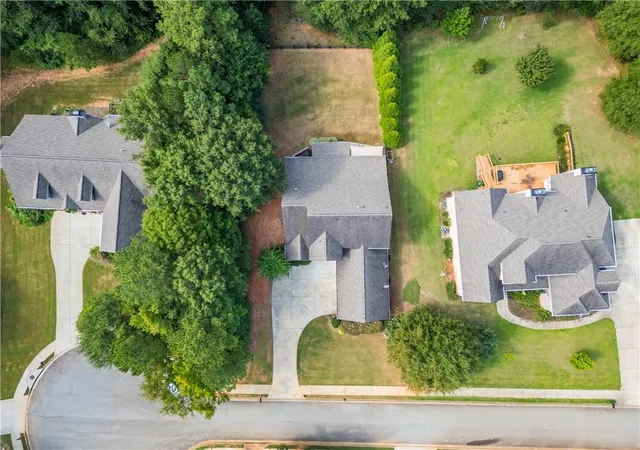 Photo 4 of Single family home for sale at 1031 Greenwood Circle, Madison, GA 30650 | MLS# 7826946 | Listing updated on 2026-09-08