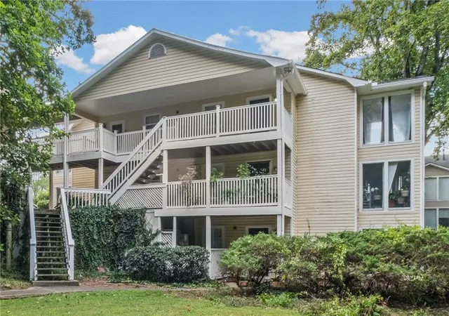 Photo 3 of Condo for sale at 209 Augusta Dr Se, Marietta, GA 30067 | MLS# 7828221 | Listing updated on 2026-09-17