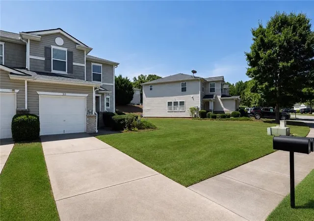 Photo 2 of Sale Pending at 313 Oak Leaf Pl, Acworth, GA 30102 | MLS# 7827398 | Listing updated on 2026-09-11