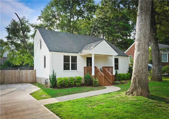 Photo 2 of Single family home for sale at 1940 Bonner St, Decatur, GA 30032 | MLS# 7826710 | Listing updated on 2026-09-20