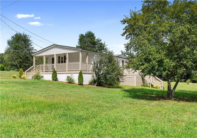 Photo 3 of Single family home for sale at 6035 Hwy 29, Royston, GA 30662 | MLS# 7818634 | Listing updated on 2026-08-27