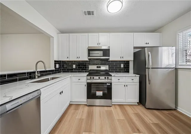 2nd image of 4212 Stillwater Dr, Duluth, GA 30096 | MLS# 7827628