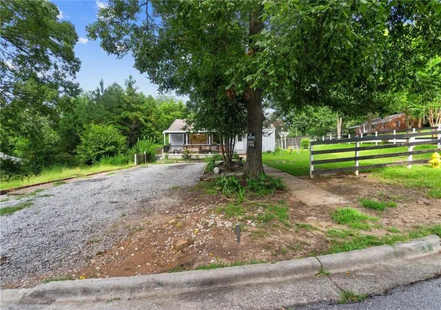 3rd image of 2 Lafayette Dr, Columbus, GA 31903 | MLS# 7822060