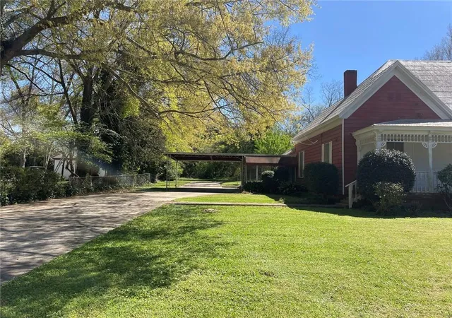 Photo 3 of Single family home for sale at 379 West Ave, Jackson, GA 30233 | MLS# 7829665 | Listing updated on 2026-08-31