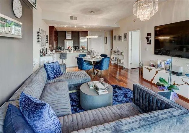 Listing Photo 4 - Condo for sale in building located at 3325 Piedmont Rd, Atlanta, GA 30305 - Unit #1509