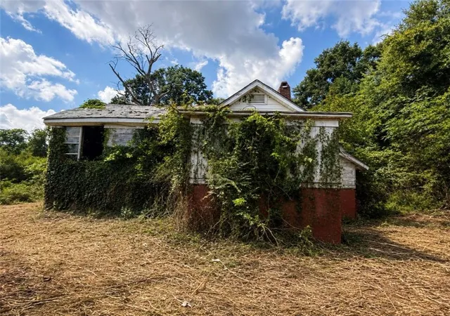 Photo 1 of Single family home for sale at 3198 Latona Dr Sw, Atlanta, GA 30354 | MLS# 7827712 | Listing updated on 2026-09-09