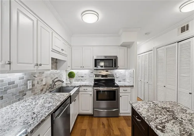 Photo 2 of Townhouse for sale at 4620 Wieuca Rd Ne #68, Atlanta, GA 30342 | MLS# 7827789 | Listing updated on 2026-09-14