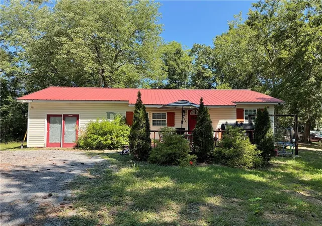 Photo 1 of Single family home for sale at 322 Circle Dr, Calhoun, GA 30701 | MLS# 7826685 | Listing updated on 2026-08-26