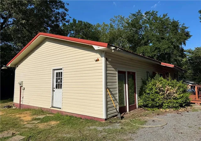 Photo 4 of Single family home for sale at 322 Circle Dr, Calhoun, GA 30701 | MLS# 7826685 | Listing updated on 2026-08-26